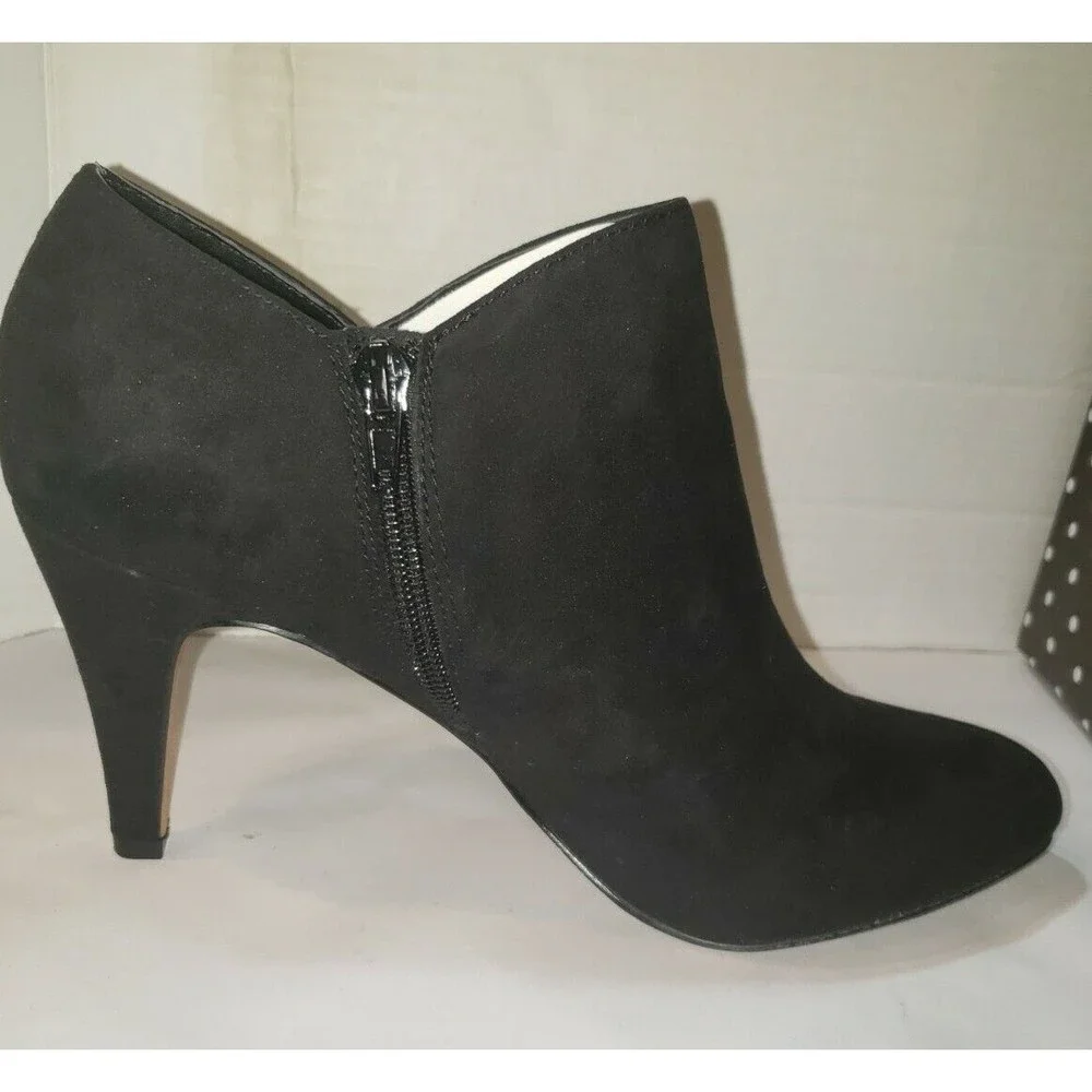 Kelly & Katie Elegant Black Ankle Booties - Picture 4 of 11